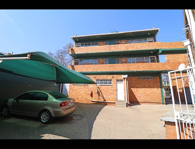 834M² BUSINESS FOR SALE IN MELVILLE
